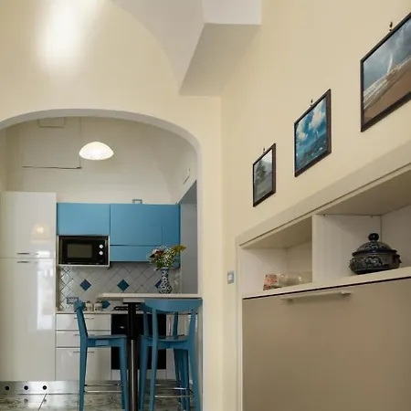 Libeccio - Flat With Terrace And Sea View, Perfect For Up To 3 Guests