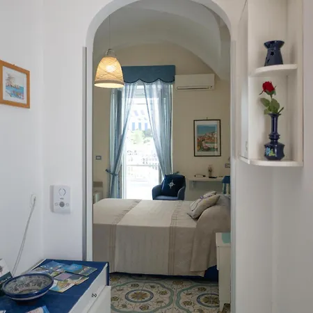 Libeccio - Flat With Terrace And Sea View, Perfect For Up To 3 Guests *
