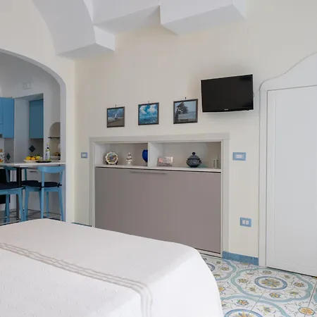 Libeccio - Flat With Terrace And Sea View, Perfect For Up To 3 Guests *