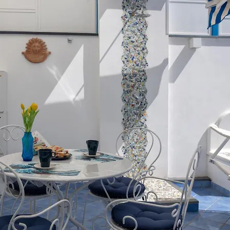 Apartment Libeccio - Flat With Terrace And Sea View, Perfect For Up To 3 Guests Maiori