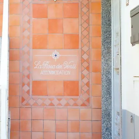 Libeccio - Flat With Terrace And Sea View, Perfect For Up To 3 Guests مايوري
