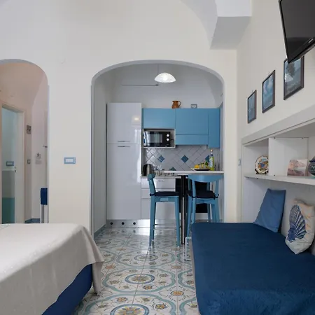Libeccio - Flat With Terrace And Sea View, Perfect For Up To 3 Guests شقة