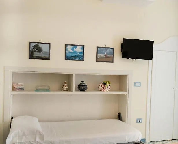 Libeccio - Flat With Terrace And Sea View, Perfect For Up To 3 Guests Апартаменты *